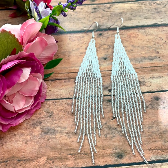 Silver white lone earring -No241 - Picture 4 of 5